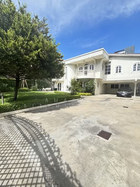 ขาย - Tropical Garden House for Sale at Soi Sukhumvit 64, กรุงเทพ
