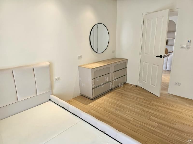 Las Colinas, Bangkok, Sukhumvit 21 Road, Khlongtoei Nua, Watthana, Bangkok, 3 Bedrooms, 200 sqm, Condo For Rent, by Sarena Choengsamor, 500294788 - DDproperty.com
