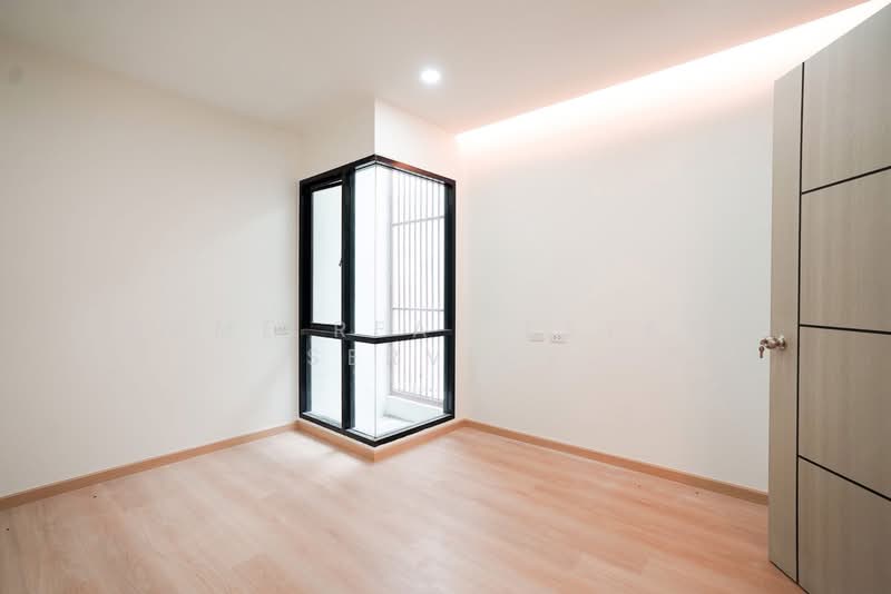 CHICHA Udomsuk - Srinakarin, Bangkok, Nong Bon, Prawet, Bangkok, 3 Bedrooms, 199 sqm, Semi-Detached House (Twin House) For Sale, by HOME Real Estate Service, 500294891 - DDproperty.com