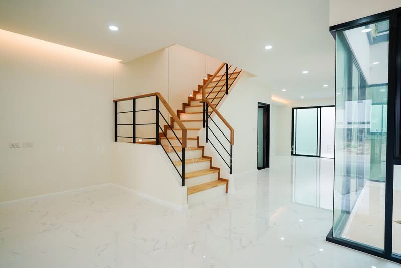 CHICHA Udomsuk - Srinakarin, Bangkok, Nong Bon, Prawet, Bangkok, 3 Bedrooms, 199 sqm, Semi-Detached House (Twin House) For Sale, by HOME Real Estate Service, 500294891 - DDproperty.com