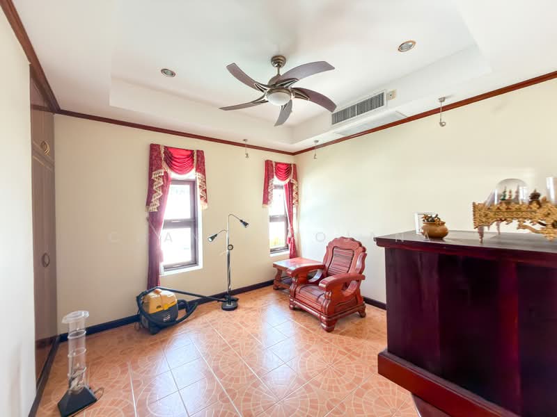 Pool Villa with Long Swimming Pool and Private Garden – Nong Pla Lai Pattaya, Chon Buri (Pattaya), Nong Pla Lai, Bang Lamung (Pattaya), Chon Buri (Pattaya), 5 Bedrooms, 252 sqm, Villa For Sale, by Chanya Rojana, 500294972 - DDproperty.com