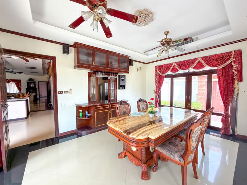 Pool Villa with Long Swimming Pool and Private Garden – Nong Pla Lai Pattaya, Chon Buri (Pattaya), Nong Pla Lai, Bang Lamung (Pattaya), Chon Buri (Pattaya), 5 Bedrooms, 252 sqm, Villa For Sale, by Chanya Rojana, 500294972 - DDproperty.com