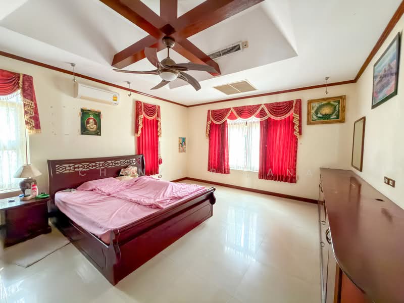 Pool Villa with Long Swimming Pool and Private Garden – Nong Pla Lai Pattaya, Chon Buri (Pattaya), Nong Pla Lai, Bang Lamung (Pattaya), Chon Buri (Pattaya), 5 Bedrooms, 252 sqm, Villa For Sale, by Chanya Rojana, 500294972 - DDproperty.com