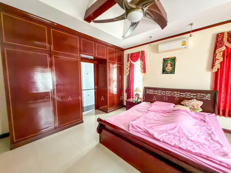 Pool Villa with Long Swimming Pool and Private Garden – Nong Pla Lai Pattaya, Chon Buri (Pattaya), Nong Pla Lai, Bang Lamung (Pattaya), Chon Buri (Pattaya), 5 Bedrooms, 252 sqm, Villa For Sale, by Chanya Rojana, 500294972 - DDproperty.com