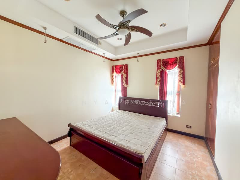 Pool Villa with Long Swimming Pool and Private Garden – Nong Pla Lai Pattaya, Chon Buri (Pattaya), Nong Pla Lai, Bang Lamung (Pattaya), Chon Buri (Pattaya), 5 Bedrooms, 252 sqm, Villa For Sale, by Chanya Rojana, 500294972 - DDproperty.com