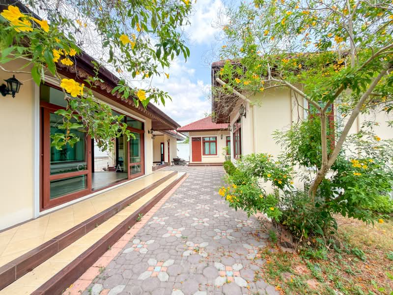 Pool Villa with Long Swimming Pool and Private Garden – Nong Pla Lai Pattaya, ชลบุรี, หนองปลาไหล, บางละมุง, ชลบุรี, 252 ตร.ม., วิลล่า ขาย, โดย Chanya Rojana, 500294972 - DDproperty.com