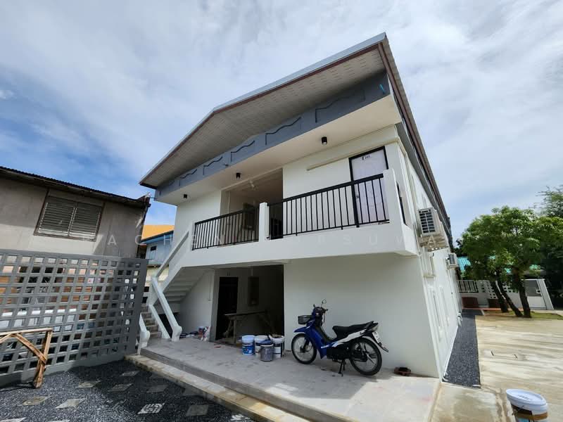 For Sale - sale! Newly renovated apartment building in Kao Saeng area, Songkhla city. Income of 60,000 THB/mont, Songkhla