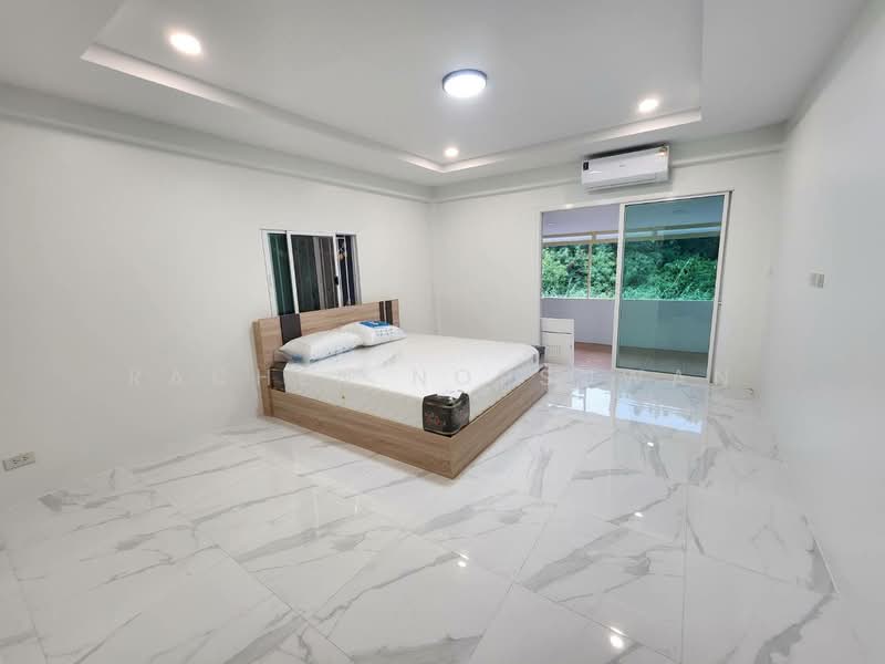 For Sale - sale! Newly renovated apartment building in Kao Saeng area, Songkhla city. Income of 60,000 THB/mont, Songkhla