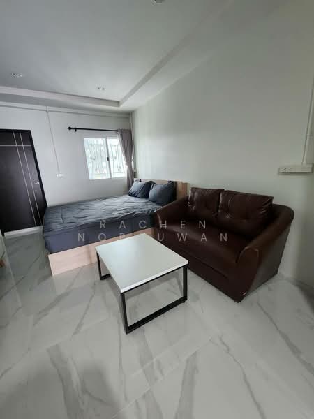 For Sale - sale! Newly renovated apartment building in Kao Saeng area, Songkhla city. Income of 60,000 THB/mont, Songkhla