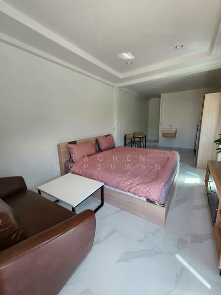 For Sale - sale! Newly renovated apartment building in Kao Saeng area, Songkhla city. Income of 60,000 THB/mont, Songkhla