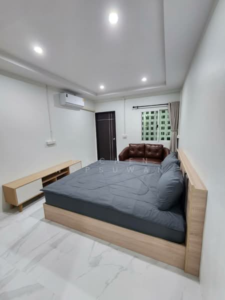 For Sale - sale! Newly renovated apartment building in Kao Saeng area, Songkhla city. Income of 60,000 THB/mont, Songkhla
