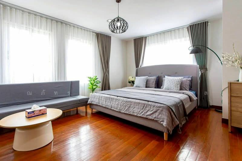 ให้เช่าทาวน์โฮม 4.5ชั้น Tropical Pool Villa หรู รัชดา–ห้วยขวาง ใกล้ MRT/BTS จตุจักร กรุงเทพฯ, Bangkok, Jom Phon, Chatuchak, Bangkok, 5 Bedrooms, 350 sqm, Townhouse For Rent, by ณภัทร พรสิริเมธากุล, 500295085 - DDproperty.com
