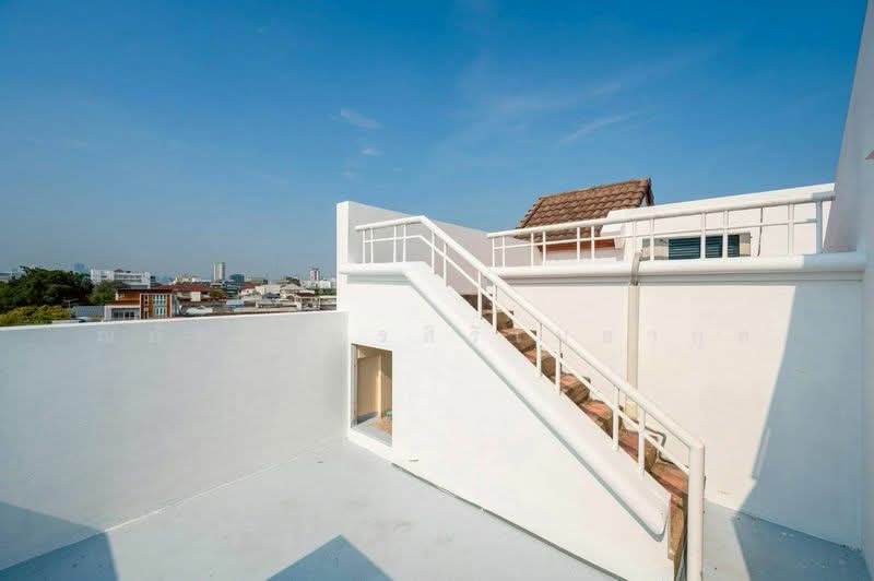 ให้เช่าทาวน์โฮม 4.5ชั้น Tropical Pool Villa หรู รัชดา–ห้วยขวาง ใกล้ MRT/BTS จตุจักร กรุงเทพฯ, กรุงเทพ, จอมพล, จตุจักร, กรุงเทพ, 350 ตร.ม., ทาวน์เฮ้าส์ ให้เช่า, โดย ณภัทร พรสิริเมธากุล, 500295085 - DDproperty.com
