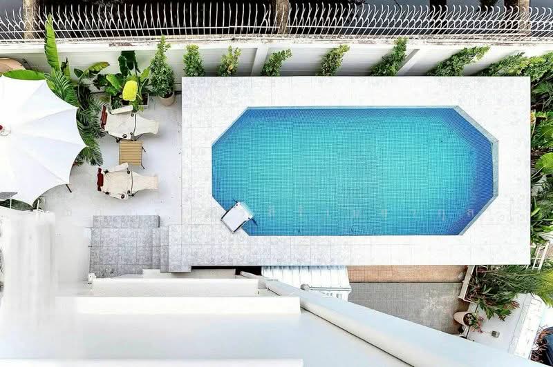ให้เช่าทาวน์โฮม 4.5ชั้น Tropical Pool Villa หรู รัชดา–ห้วยขวาง ใกล้ MRT/BTS จตุจักร กรุงเทพฯ, Bangkok, Jom Phon, Chatuchak, Bangkok, 5 Bedrooms, 350 sqm, Townhouse For Rent, by ณภัทร พรสิริเมธากุล, 500295085 - DDproperty.com