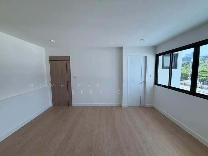 Townhome Sukhumvit 101, Bangkok, Bang Chak, Phra Khanong, Bangkok, 4 Bedrooms, 262 sqm, Townhouse For Sale, by HOME Real Estate Service, 500295090 - DDproperty.com