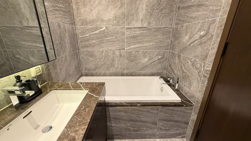 The Esse Sukhumvit 36, Bangkok, Soi Sukhumvit 36, Sukhumvit Road, Phra Kanong, Khlong Toei, Bangkok, 1 Bedroom, 38 sqm, Condo For Rent, by Withada Jaiarree, 500295178 - DDproperty.com