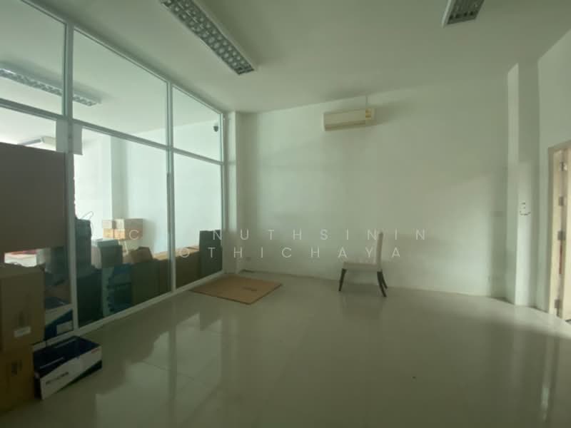 ขายทาวน์โฮม 3 ชั้น ซอยบางแวก 94, Bangkok, บางแวก94, Bang Wa, Phasi Charoen, Bangkok, , 450 sqm, Office Space For Sale, by Chanuthsinin Pothichaya, 500295275 - DDproperty.com