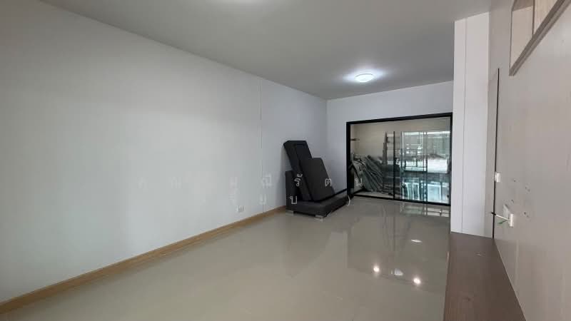 ขาย - The Ricco Residence Wongwaen-Hathairat : เดอะริคโค้ เรสซิเดนซ์ วงแหวนฯ-หทัยราษฎร์, กรุงเทพ