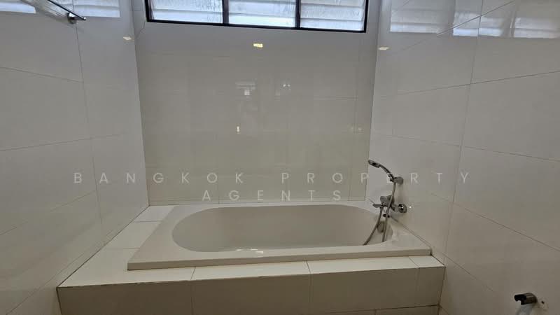 Wattana Heights, Bangkok, Sukhumvit Road, Khlongtoei Nua, Watthana, Bangkok, 3 Bedrooms, 332 sqm, Condo For Rent, by BANGKOK PROPERTY AGENTS, 500295285 - DDproperty.com