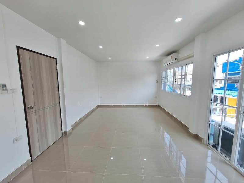 Moobaan Nattakan Phetkasem 112, Bangkok, Soi Petchkasem 112, Nong Kang Plu, Nong Khaem, Bangkok, 3 Bedrooms, 98 sqm, Townhouse For Sale, by NR AGENT, 500295319 - DDproperty.com