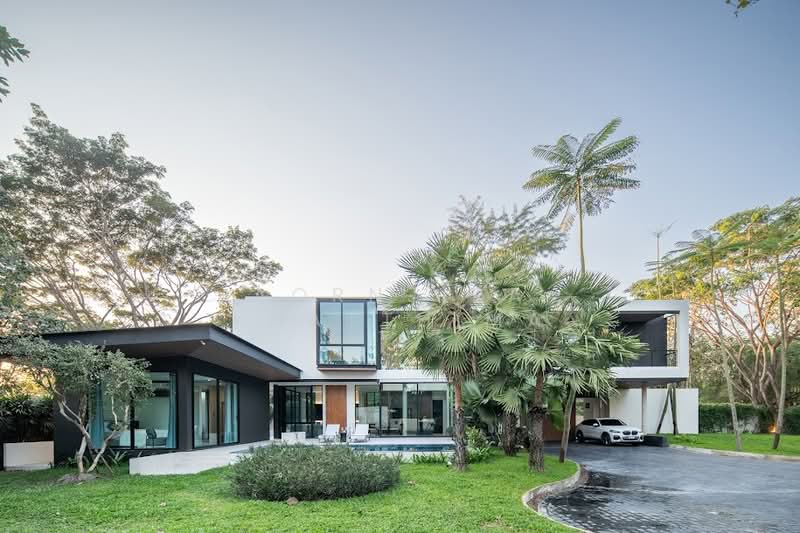 S2751 | Modern Tropical Pool Villa on over 1 Rai of land — the only one in San Kamphaeng, Chiang Mai, Chiang Mai, San Kamphaeng, San Kamphaeng, Chiang Mai, 4 Bedrooms, 400 sqm, Single Detached House For Sale, by Aornjira Khatthima, 500295339 - DDproperty.com