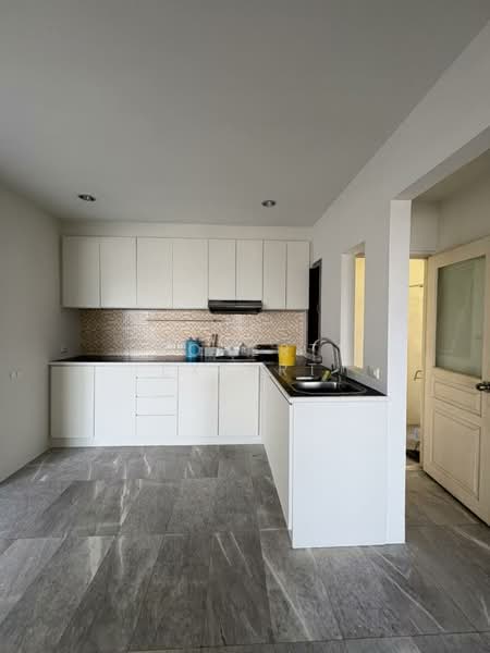 Baan Suanthon Ratchada, Bangkok, 60 Chuea Phloeng 2 Alley, Jom Phon, Chatuchak, Bangkok, 2 Bedrooms, 85 sqm, Condo For Sale, by Property Expert, 500295365 - DDproperty.com