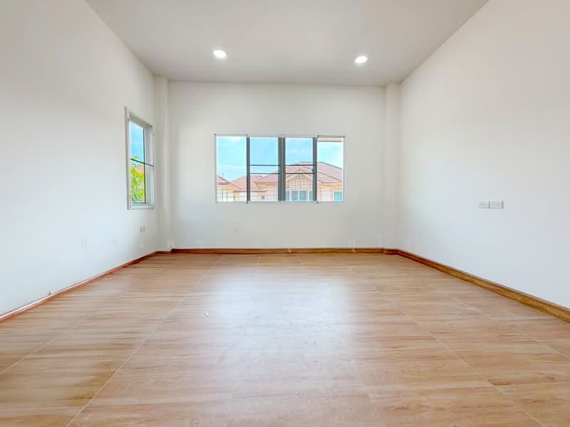 The Northern Town Nova, Pathum Thani, Khlong Nung, Khlong Luang, Pathum Thani, 3 Bedrooms, 202 sqm, Single Detached House For Sale, by Suradej Arunsurosn, 500295374 - DDproperty.com