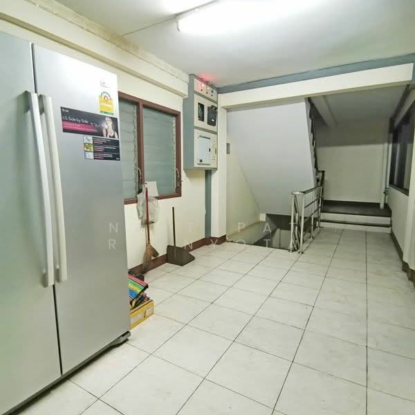 3-BR Townhouse, Bangkok, Ban Chang Lo, Bangkok Noi, Bangkok, 3 Bedrooms, 870 sqm, Townhouse For Sale, by Nattapat Reunyota, 500295446 - DDproperty.com