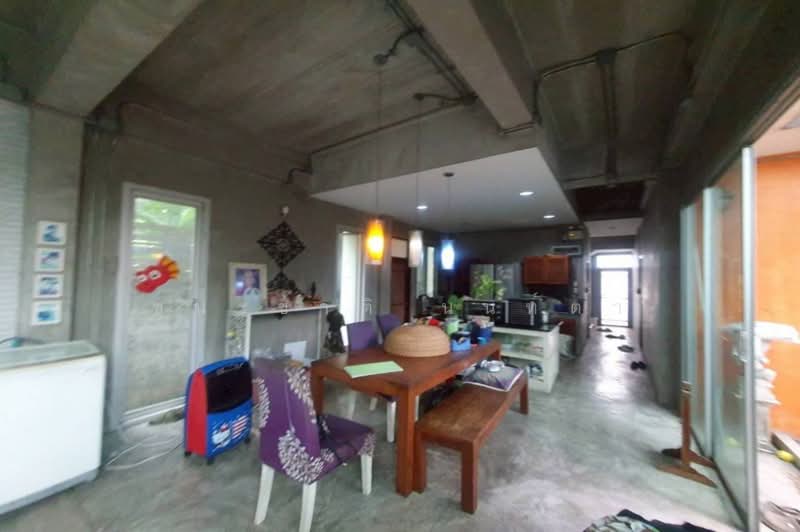 For Sale - บ้านเดี่ยว 2 ชั้น เนื้อที่ 100 ตร.ว. ซอยพัฒนา 5 (ซอยผู้ใหญ่หมอน), Bangkok