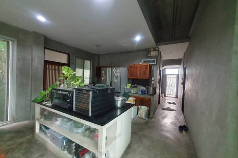 For Sale - บ้านเดี่ยว 2 ชั้น เนื้อที่ 100 ตร.ว. ซอยพัฒนา 5 (ซอยผู้ใหญ่หมอน), Bangkok