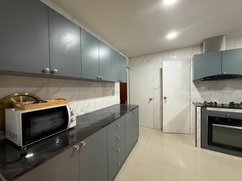 President Park Sukhumvit 24, Bangkok, 99 Sukhumvit 24 Alley, Khlongtoei Nua, Watthana, Bangkok, 3 Bedrooms, 220 sqm, Condo For Sale, by Nattapat Reunyota, 500295612 - DDproperty.com