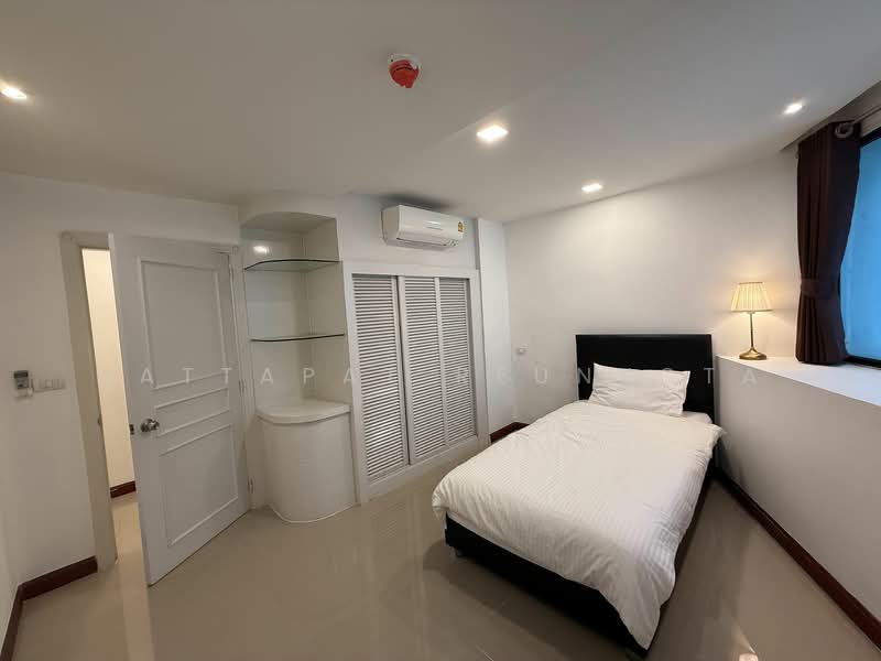 President Park Sukhumvit 24, Bangkok, 99 Sukhumvit 24 Alley, Khlongtoei Nua, Watthana, Bangkok, 3 Bedrooms, 220 sqm, Condo For Sale, by Nattapat Reunyota, 500295612 - DDproperty.com