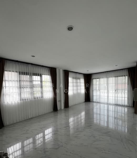 บ้าน 5-ห้องนอน, กรุงเทพ, พลับพลา, วังทองหลาง, กรุงเทพ, 400 ตร.ม., บ้านเดี่ยว ขาย, โดย Nisakorn Wingwat, 500295630 - DDproperty.com