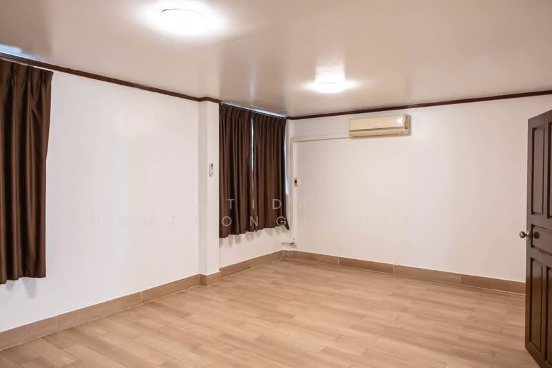 3-storey home office rental, Sukhumvit 44/2 near BTS Phra Khanong, Bangkok, Phra Kanong, Khlong Toei, Bangkok, , 250 sqm, Office Space For Rent, by Tida phanthonglarptawee, 500295672 - DDproperty.com