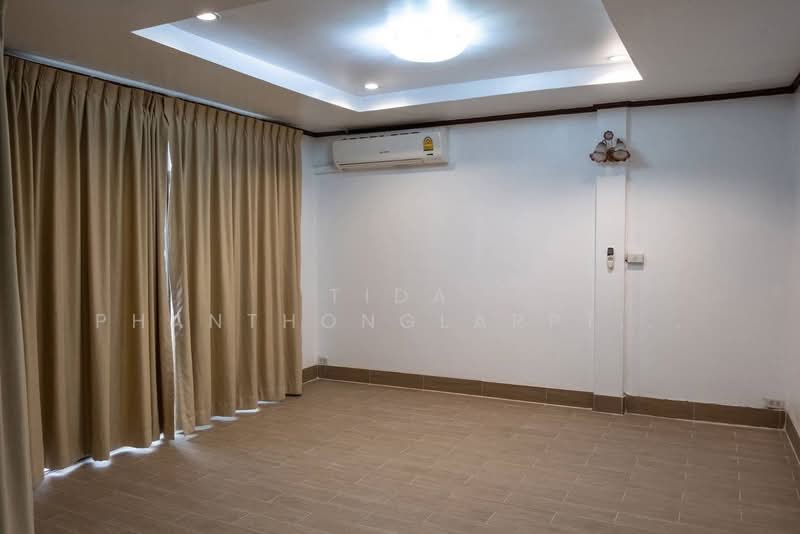 3-storey home office rental, Sukhumvit 44/2 near BTS Phra Khanong, Bangkok, Phra Kanong, Khlong Toei, Bangkok, , 250 sqm, Office Space For Rent, by Tida phanthonglarptawee, 500295672 - DDproperty.com