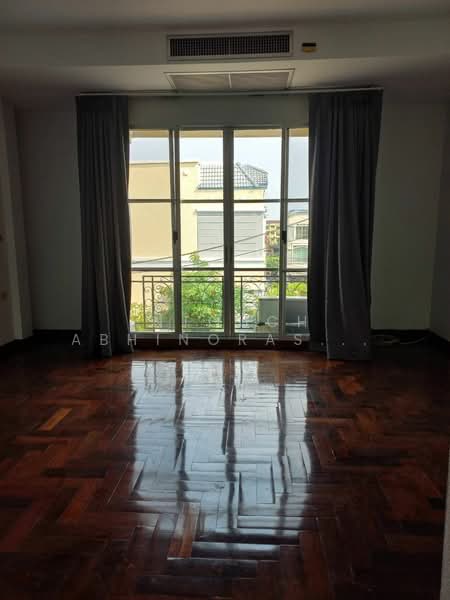 Baan Klang Muang Rama9-Srinakarin, Bangkok, Srinakarin Road, Suan Luang, Suan Luang, Bangkok, 3 Bedrooms, 280 sqm, Townhouse For Rent, by Intouch Abhinorasaeth, 500295702 - DDproperty.com