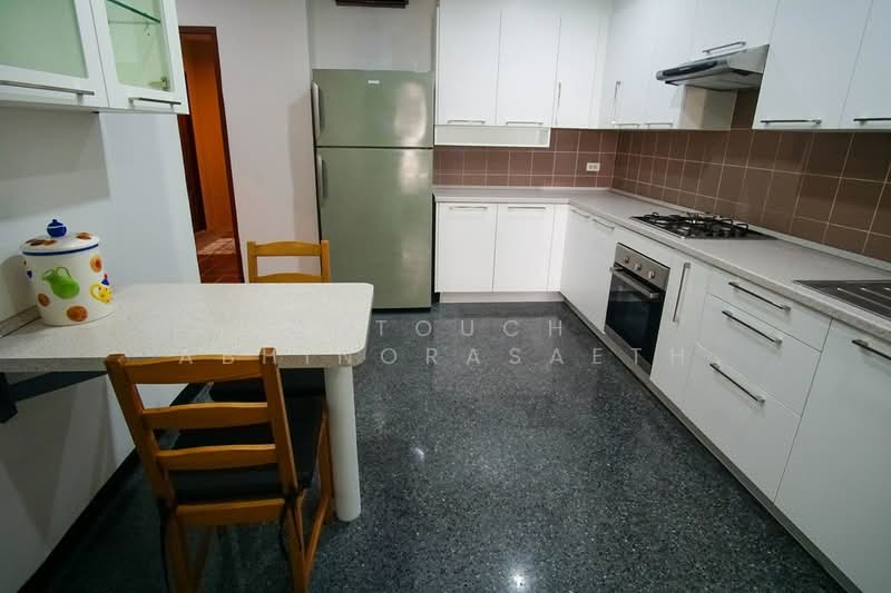 Raintree Village Apartment, Bangkok, 21 Soi Sukhumvit 41, Khlong Tan Nua, Watthana, Bangkok, 3 Bedrooms, 268 sqm, Apartment For Rent, by Intouch Abhinorasaeth, 500295727 - DDproperty.com
