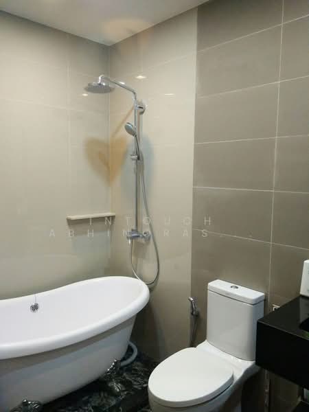 The Edge Sukhumvit 23, Bangkok, 6 Soi Sukhumvit 23, Khlongtoei Nua, Watthana, Bangkok, 2 Bedrooms, 65 sqm, Condo For Rent, by Intouch Abhinorasaeth, 500295747 - DDproperty.com