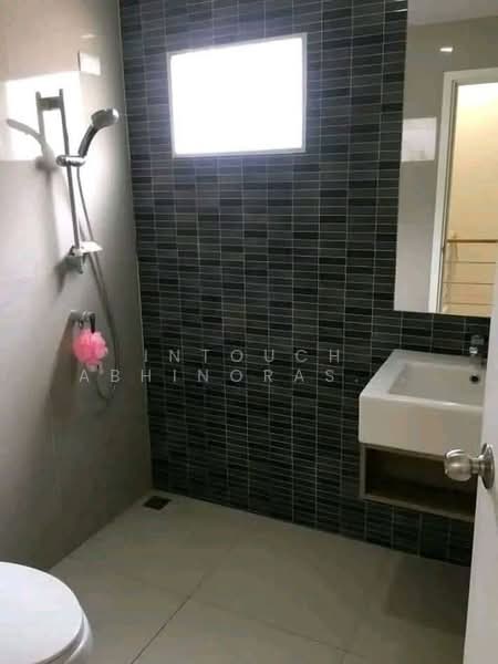 3-BR Townhouse, Bangkok, Thab Yao, Lat Krabang, Bangkok, 3 Bedrooms, 126 sqm, Townhouse For Sale, by Intouch Abhinorasaeth, 500295761 - DDproperty.com