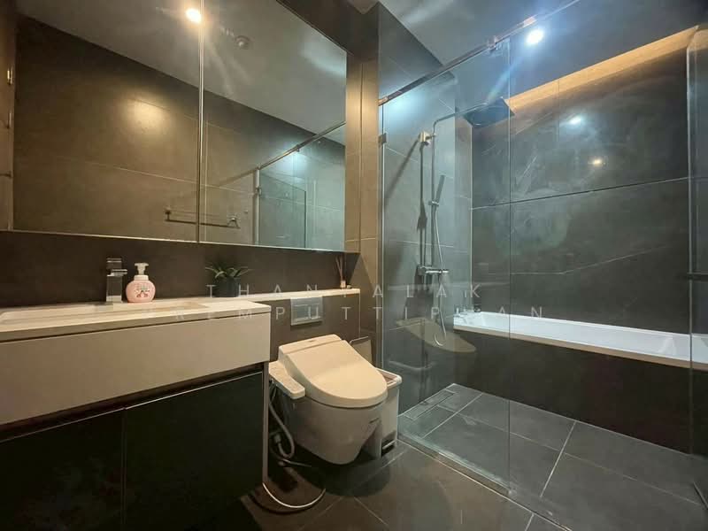 The Esse at Singha Complex, Bangkok, 1788 New Petchaburi Rd, Khlongtoei Nua, Watthana, Bangkok, 1 Bedroom, 49 sqm, Condo For Rent, by Thanyalak Premputtiphan, 500295842 - DDproperty.com
