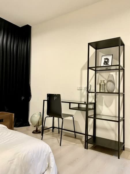 Life Ratchadapisek, Bangkok, 279 Ratchadapisaek Road, Huai Khwang, Huai Khwang, Bangkok, 1 Bedroom, 32 sqm, Condo For Rent, by Thanyalak Premputtiphan, 500295905 - DDproperty.com