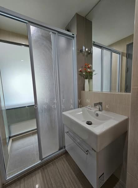 Life Ratchadapisek, Bangkok, 279 Ratchadapisaek Road, Huai Khwang, Huai Khwang, Bangkok, 2 Bedrooms, 65 sqm, Condo For Rent, by Natlyn Kongsapook, 500295929 - DDproperty.com