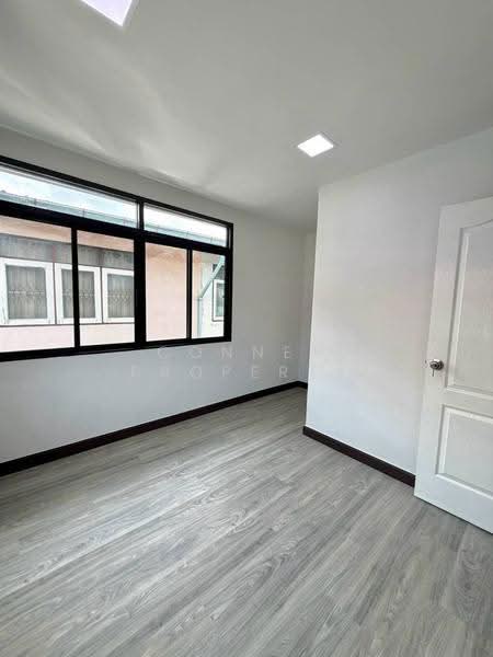 Moobaan Raphi Nakhon, nonthaburi, Soi Moobaan Rapeerandon, Bang Krang, Muang Nonthaburi, Nonthaburi, 2 Bedrooms, 110 sqm, Townhouse For Sale, by Connex Property, 500295995 - DDproperty.com