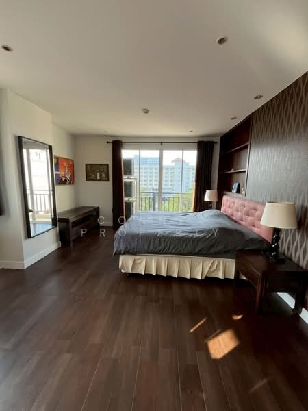 ขาย - Jomtien Beach Penthouses : จอมเทียน บีช เพ้นเฮ้าส์ คอนโดมิเนียม, ชลบุรี