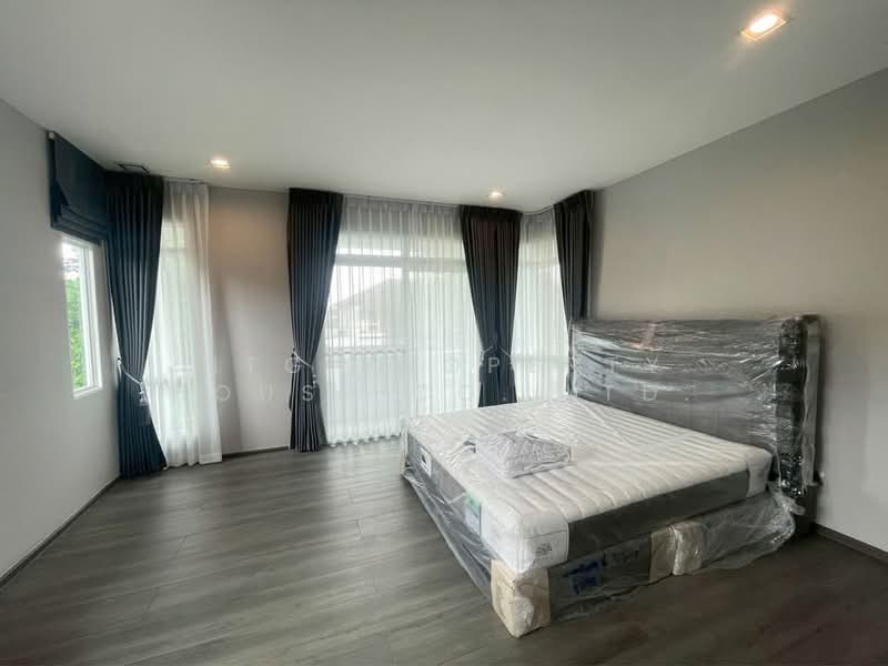 Mantana Lake Watcharapol, Bangkok, Sukhaphiban 5 Road, O-Ngoen, Sai Mai, Bangkok, 4 Bedrooms, 300 sqm, Single Detached House For Rent, by NTG Property House Co.,Ltd., 500296051 - DDproperty.com