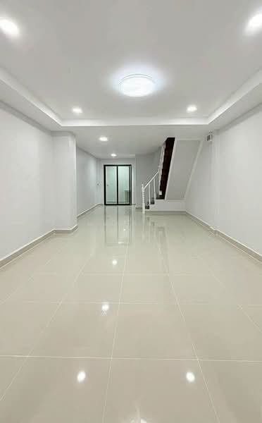 หมู่บ้าน ดุลิยานนท์ สนามบินน้ำ ท่าทราย เมืองนนทบุรี อยู่หลังกองสลาก สนามบินน้ำ, นนทบุรี, ติวานนท์, ท่าทราย, เมืองนนทบุรี, นนทบุรี, 120 ตร.ม., ทาวน์เฮ้าส์ ขาย, โดย บุษบากร (เจี๊ยบ), 500296068 - DDproperty.com