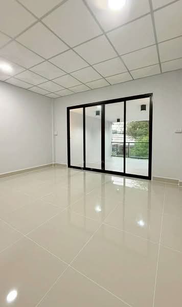 หมู่บ้าน ดุลิยานนท์ สนามบินน้ำ ท่าทราย เมืองนนทบุรี อยู่หลังกองสลาก สนามบินน้ำ, นนทบุรี, ติวานนท์, ท่าทราย, เมืองนนทบุรี, นนทบุรี, 120 ตร.ม., ทาวน์เฮ้าส์ ขาย, โดย บุษบากร (เจี๊ยบ), 500296068 - DDproperty.com