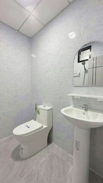 หมู่บ้าน ดุลิยานนท์ สนามบินน้ำ ท่าทราย เมืองนนทบุรี อยู่หลังกองสลาก สนามบินน้ำ, นนทบุรี, ติวานนท์, ท่าทราย, เมืองนนทบุรี, นนทบุรี, 120 ตร.ม., ทาวน์เฮ้าส์ ขาย, โดย บุษบากร (เจี๊ยบ), 500296068 - DDproperty.com