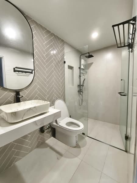 ทาวน์เฮ้าส์ขนาด 350 ตร.ม. ใกล้MRTไฟฉาย ,จรัญ13, Bangkok, Bang Khun Sri, Bangkok Noi, Bangkok, 4 Bedrooms, 350 sqm, Townhouse For Rent, by Thiya​ Chaysabut, 500296075 - DDproperty.com