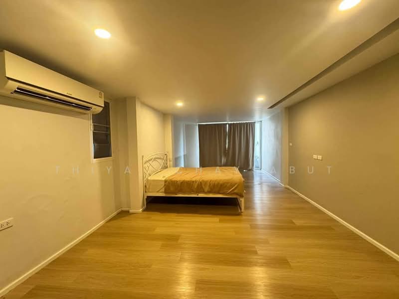 ทาวน์เฮ้าส์ขนาด 350 ตร.ม. ใกล้MRTไฟฉาย ,จรัญ13, Bangkok, Bang Khun Sri, Bangkok Noi, Bangkok, 4 Bedrooms, 350 sqm, Townhouse For Rent, by Thiya​ Chaysabut, 500296075 - DDproperty.com